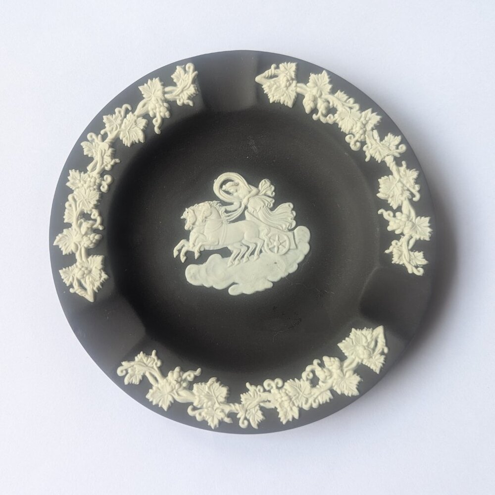 Wedgwood Two Different Jasperwood Ashtrays Black Green White Horse Light Wear - Picture 2 of 10